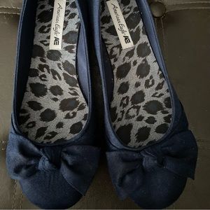 American Eagle Navy Blue Flat Shoes Size 9 (Worn once)